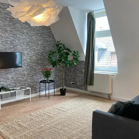 شقة Cosy, New Furniture, 10min Walk To Train Station *